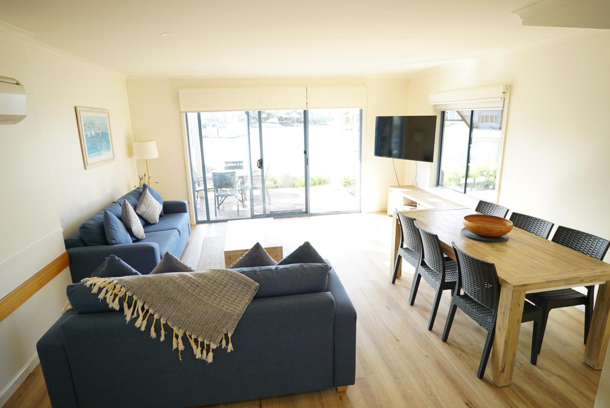 Captains Cove Resort - Waterfront Apartments Paynesville Εξωτερικό φωτογραφία