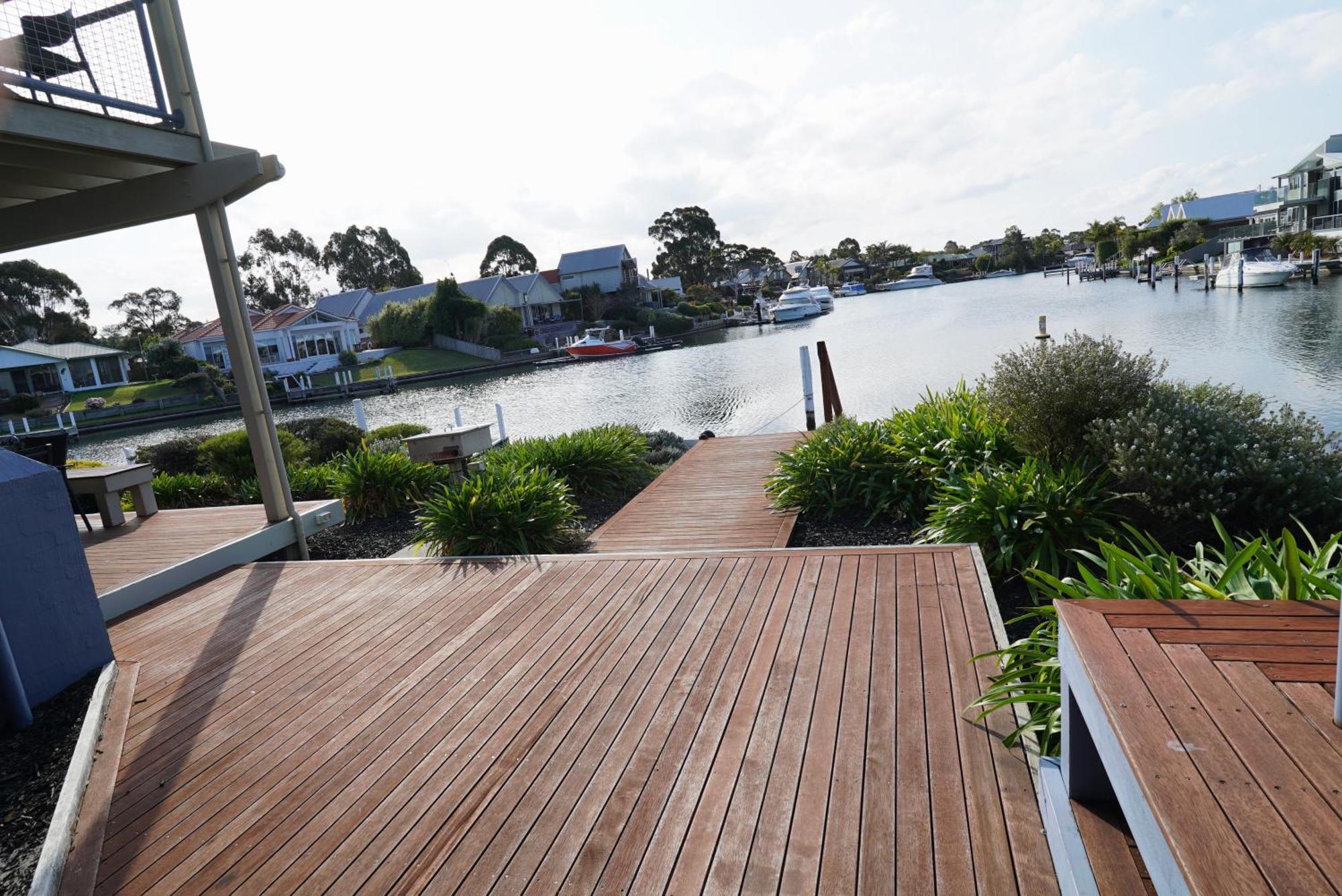 Captains Cove Resort - Waterfront Apartments Paynesville Εξωτερικό φωτογραφία
