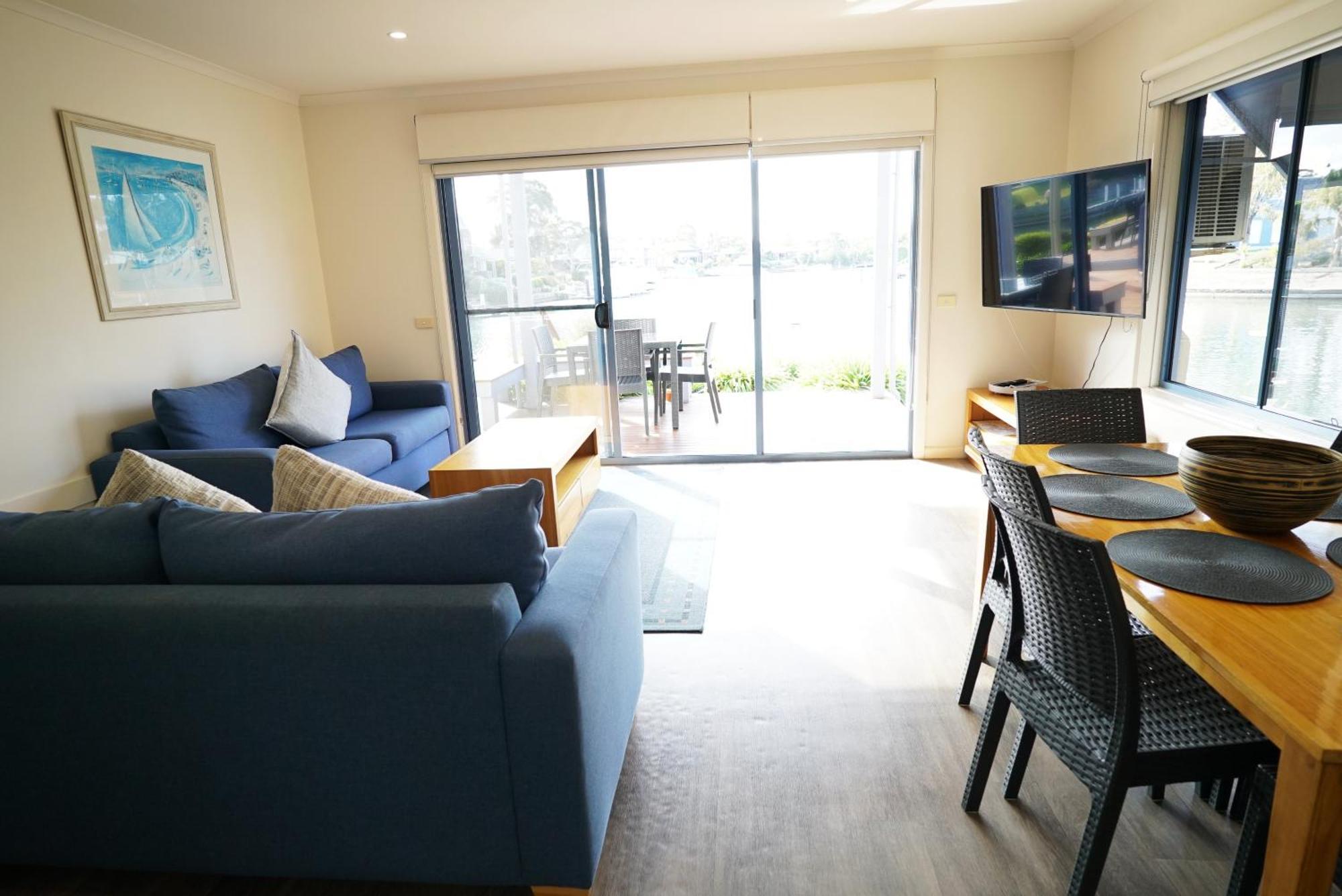 Captains Cove Resort - Waterfront Apartments Paynesville Εξωτερικό φωτογραφία